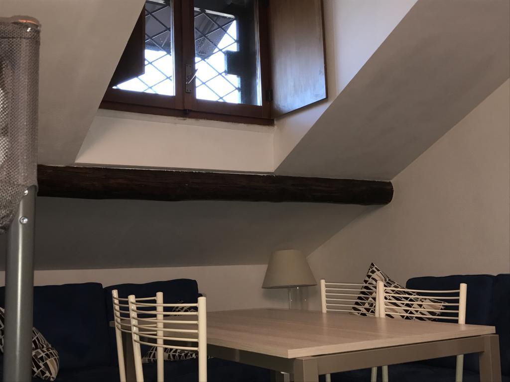 Charming Apartment The Castle Milano Eksteriør billede